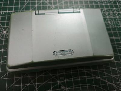 本着日常随手玩买的初代nds饭盒，没想到成色居然还可以，r4界面还能调4档亮度的版本，可以和另一台红饭盒交替玩了