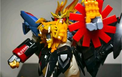 这款勇者王我真的非常喜欢，拼好后真的帅到我了，非常有意思的一款玩具，特别的帅气，我非常的喜欢，而且平台发货非常的快 包裹也非常的