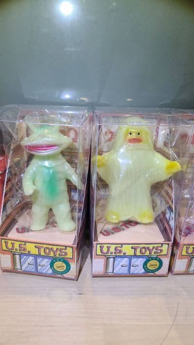 屹立不搖的怪獸廠牌
Us toys sofubi玩具
奧特曼 哥斯拉等…怪獸
嬌小的身形非常不佔空間
國外展會也是早早sold out的牌子
家裡沒空間了嗎
收收Us toys吧?.

Sofubi軟膠玩具、美系玩具、Doll布娃