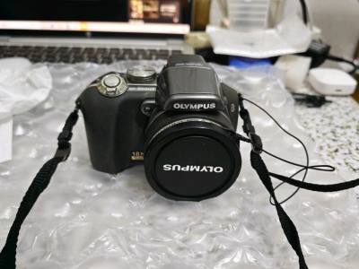这次是两个奥林巴斯一起合单寄回来的，两台加起来都没有交税很便宜，而且两个功能都是好的，其中vh210白色很漂亮，偏奶白色。
