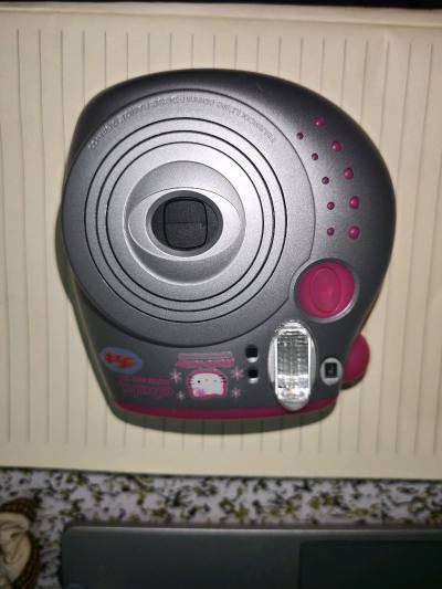 第一台mini20 还是HelloKitty联名的，一直觉得mini20的机型有点丑丑的所以没买，但是看到这个联名款太可爱了，国内好像这款比较少