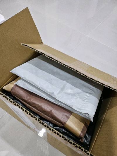 每次海淘收货都是平淡生活中的一抹惊喜，这一单依然选择海运。选款，下单，发货，20天左右收到信息，缴税后两天即可到家。感谢挖煤姬后台服务人员，处理订单很及时，包装干净而且纸箱很结实，让我很安心。
#挖煤姬#挖煤姬#挖煤姬和挖煤姬