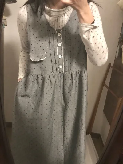 买到了特别可爱的小猪t恤，下面的波点特别特别可爱，还能买到不一样风格的小猪牌针织开衫，非常出乎意料的两件