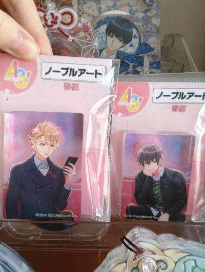 在挖煤姬入手了A3！满开剧团至和真澄的同柄图麻将，实物真的太好看了！做工精致，图案清晰，质感超棒，同柄图设计真的很戳我。包装严实，运输过程中没有划痕、没有磕碰，完好无损。能收到喜欢的角色周边真的太开心了，非常满意，以后还会继续在这边挖煤！


