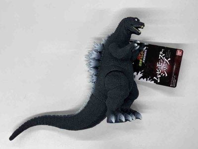 这款2001版哥斯拉手办还原度高，背棘渐变质感细腻，PVC材质扎实耐用，造型霸气，细节刻画到位，收藏与把玩都极具价值。