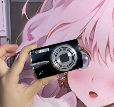 在挖煤姬成功低价拿下奥林巴斯u1020，价格真的太香了！相机整体成色超出预期，外观干净，按键灵敏，功能一切正常。发货速度快，物流也很稳妥，打包严实没有磕碰。这款卡片机成像色彩好看，日常随手拍很有氛围感，性价比拉满，这次海淘体验超满意，挖到宝了！


