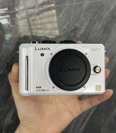 在挖煤姬低价拿下松下GF1，太惊喜了！价格比别家划算不少，平台操作简单，翻译清晰，下单发货都很快。包裹包装严实，相机完好无磕碰，成色比预期还好，功能一切正常。复古微单颜值高，出片质感在线，几百块体验经典机型太值。挖煤姬靠谱省心，日淘中古相机首选，强烈推荐！


