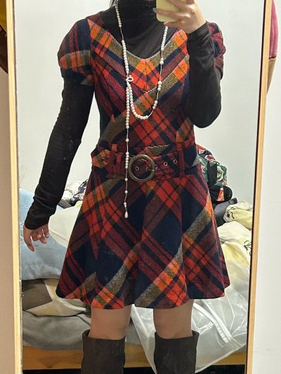 巴宝莉超经典羊毛中古裙～