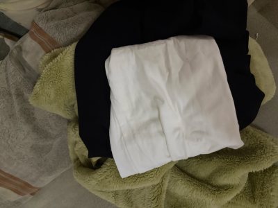 又是一箱成功下车的切煤好物，这次重量大概1斤，选的ems大概十天收到，打包一如既往的优秀，没有任何损伤，衣服也很新。我超级满意?