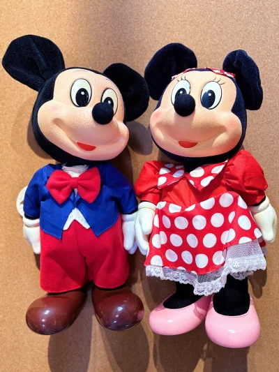 淘到了成色很好的米奇米妮音乐盒，还有很自稀少的小裁缝米奇音乐盒。价格非常良心，卖家保存的很好，也没有隐瞒瑕疵，运输过程靠谱，音乐盒本身很脆弱但是当收到后很开心并没有损坏