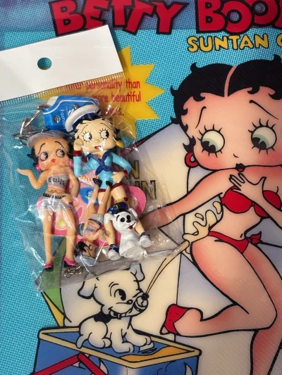 最近超级喜欢昭和小玩具，淘到了很多喜欢的中古玩具，而且还是很新很新的包装都没拆，煤炉在打包缓解依旧很靠谱，用心又整洁，每次都很享受拆箱的过程。