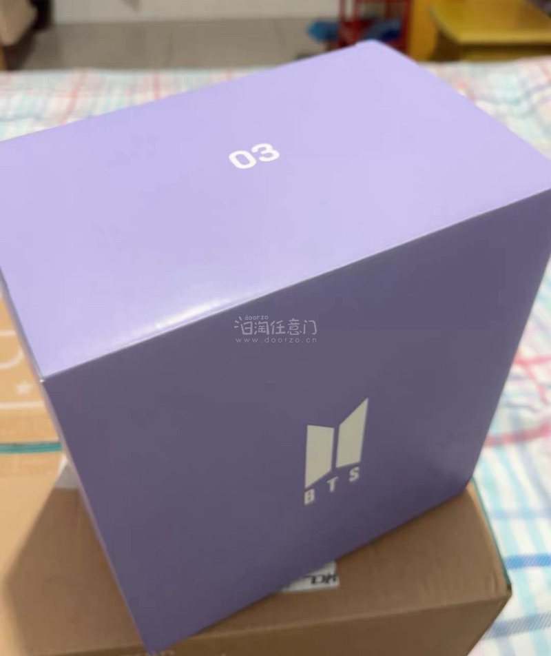 这个是全新未拆封的，收到手特别的惊喜，质感特别好，特别喜欢，而且这个是蓝牙音响，价格特别美观
对于这个产品，我非常的满意