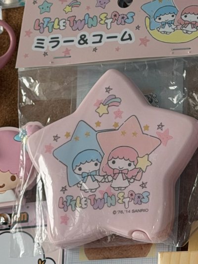 这次切了镜子、香薰蜡烛和唇膏摆件，物流走了ems。用了攒的八百多积分后，只需要20左右的国际邮费，选了加固后打包得特别好，很安心～