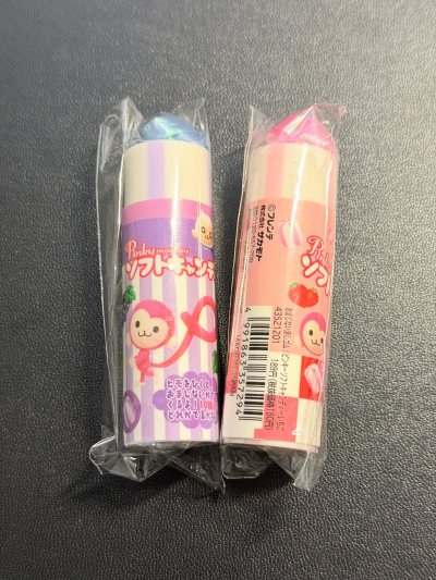 这次切到的是两个pinky monkey橡皮，浓浓古早味，非常复古的款式。商品保存完好，即使经历长途运输也能安全抵达,物流很不错，非常高效！