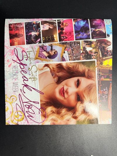 这次购买的是一本泰勒斯威夫特的巡演场刊，比较古早的一本了，非常稀少，好在煤炉有货，很丝滑的下单了，没有卡顿，物流也很高效，体验总体不错