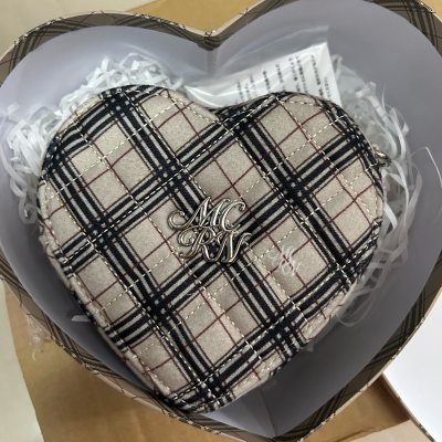 谁懂啊！在挖煤姬淘到的 Michell Macaron 小物也太精致了吧！从下单到签收全程都很省心，必须来夸夸这次的购物体验～

物流和包装真的要给满分?！日本发货后时效很稳，包裹里每件宝贝都用气泡袋和纸絮仔细填充，连盒子都没有磕碰变形，完全不用担心运输会损坏这些精...谁懂啊！在挖煤姬淘到的 Michell Macaron 小物也太精致了吧！从下单到签收全程都很省心，必须来夸夸这次的购物体验～

物流和包装真的要给满分?！日本发货后时效很稳，包裹里每件宝贝都用气泡袋和纸絮仔细填充，连盒子都没有磕碰变形，