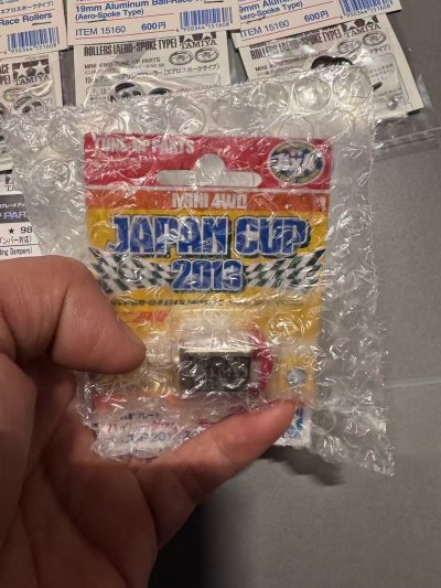 这是已经经历了好多次淘货经验了，这次专挑国内差价大的，基本都是国内价格3折左右入手，自己想想都划算。总结出来的经验：对国内价格的了解，细心搜索，尝试还价。祝各位淘到实惠的好货！