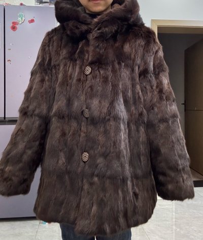 很意外的一次购物，原本对卖家图抱多大希望，没想到收到货有意外惊喜，感谢您的让物，让我收获这么好的美衣。