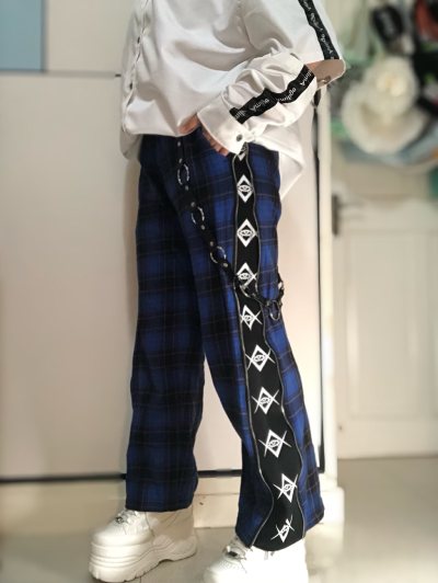 尝试用了航空线的物流，放了超级多的泡泡纸作为填充?缺泡泡纸的有福了！所有商品都整齐铺在箱子里所以也没有损坏


