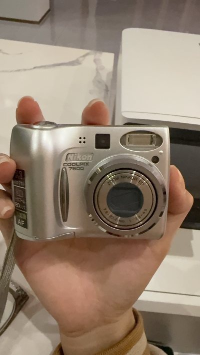第一次买到这么新的相机?，超级喜欢，拍照也超级好看，太喜欢了，我要在再从挖煤姬这里下单，越买越上瘾，