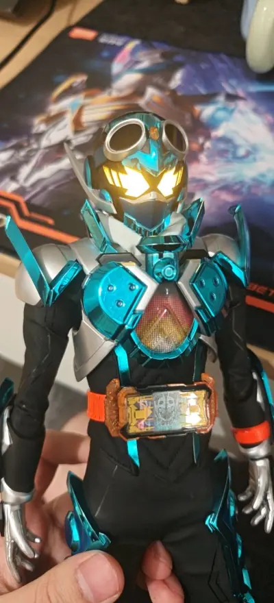 rah假面骑士歌查德，全配盒说全，配件齐全灯光正常，仅拆成色，期待下次还能买到这种好价好物，也希望平台能出个相关物品提醒功能