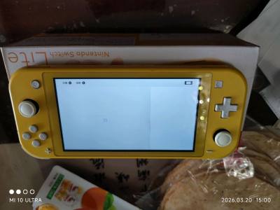 在日淘集市入手这台中古Switch太值了！成色比预期好很多，机身细节处理干净，标注的细微划痕完全在接受范围内。屏幕通透清晰，没坏点没漏光，显示效果很舒服。按键回弹有力，摇杆寿命正常，续航也经得住考验，开机运行流畅。卖家包装超用心，层层防震防摔，物流全程可追踪，清关效...在日淘集市入手这台中古Switch太值了！成色比预期好很多，机身细节处理干净，标注的细微划痕完全在接受范围内。屏幕通透清晰，没坏点没漏光，显示效果很舒服。按键回弹有力，摇杆寿命正常，续航也经得住考验，开机运行流畅。卖家包装超用心，层层防震