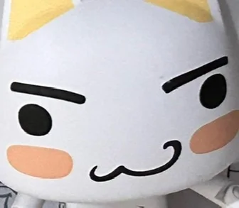 这次入手的多罗猫纸模成品太有成就感了！白身黄耳的经典造型还原度超高，关节可动设计能摆出各种可爱姿势，手工制作的过程也很治愈。包装完好，图纸清晰，作为索尼经典IP周边，收藏和手工体验都拉满，非常满意！