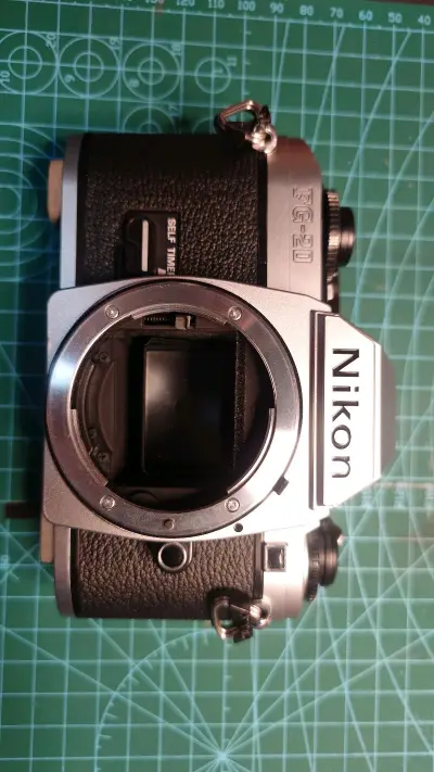 很漂亮的尼康相机，这个相机比较小，所以用的舒适，成色非常的好价格也合理，物流以及包装非常的好，我很快就收到它了。非常愉快的一次购物体验。