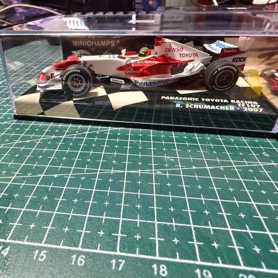 又一次安全收到的包裹。 没有问题。 打包时候塞的缓冲物其实还可以增加一点。 会更稳妥。 总体来说， 是一次不错的体验。 车没问题，满意。