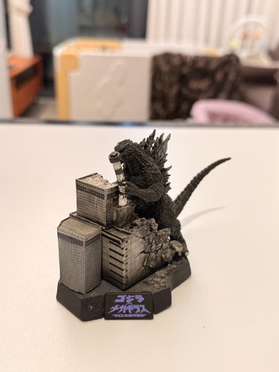 第一百五十二单，买到了一个neoplayerone 的巴尔坦星人，实物确实很有设计感，可是为什么没有封装起来呢，打开的时候不小心掉在了地上，有了划痕，心疼。


