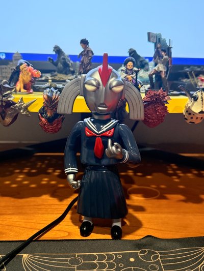 第一百五十四单，这次买了个不良少女版的奥特之母。太有趣了。好像是台湾厂商的作品，不知道是否还有其他系列呢。