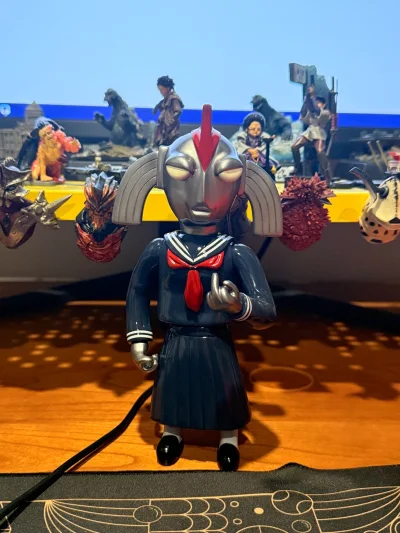 第一百五十四单，这次买了个不良少女版的奥特之母。太有趣了。好像是台湾厂商的作品，不知道是否还有其他系列呢。