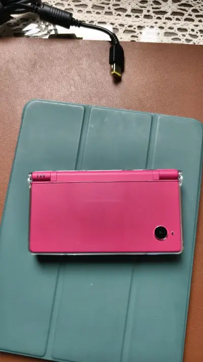 机器超级新，雪白屏无磕碰划伤，箱说全，物流也快，还没有税。购物体验也很棒，浏览方便，物流顺畅，哈哈哈哈