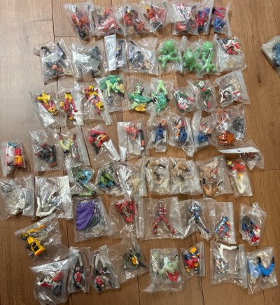 这次在挖煤姬日拍拍到了很多扭蛋 实在是太多了 全部是怪人扭蛋 还有假面骑士扭蛋 昭和味道十足 帅爆啦 好价拿下 挖煤姬牛 运的速度很快