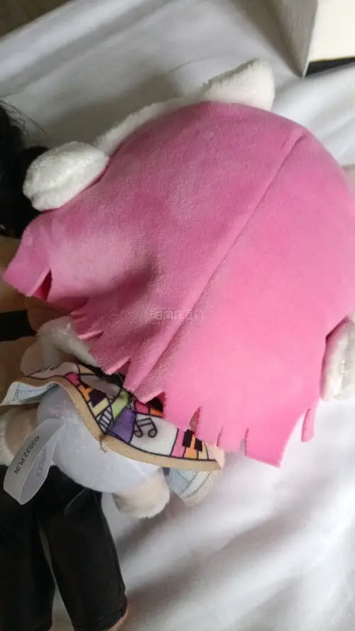  等了很久很久 终于收到了可爱的粉发搭配标志性电子面罩刺绣细节精致，琴键小裙摆设计还原角色，毛绒质感软糯，整体萌感拉满，完美复刻田中璃奈的特色造型