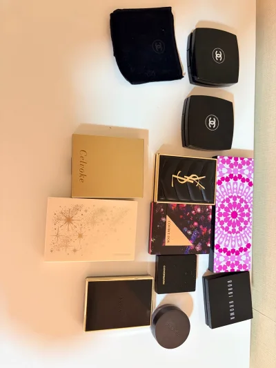 第一次在挖煤姬上体验雅虎日拍，这次体验简直是太棒了！拍卖出价非常迅速方便，每次价格被超出都会在邮箱和软件上给出通知提示。在咱地里软件上还可以直接申请同捆，成功几率还是很高的。这次买了很多绝版的小彩妆。还意外收获了香奈儿226眼影的平替Covermark双色眼影。这次...第一次在挖煤姬上体验雅虎日拍，这次体验简直是太棒了！拍卖出价非常迅速方便，每次价格被超出都会在邮箱和软件上给出通知提示。在咱地里软件上还可以直接申请同捆，成功几率还是很高的。这次买了很多绝版的小彩妆。还意外收获了香奈儿226眼影的平替Co