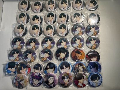 第二次成功的切煤分享，满满一大箱了！
没想到能切到自己初中时期玩的音游喜欢角色的谷子，而且超级好价我哭TT，运输很快速，打包也很好，吧唧纸片运回来也没有压坏或者破损。
图后可见真的装了两个盒子还没装完了哈哈，东西太多所以就拿出来平铺一部分啦，很喜欢