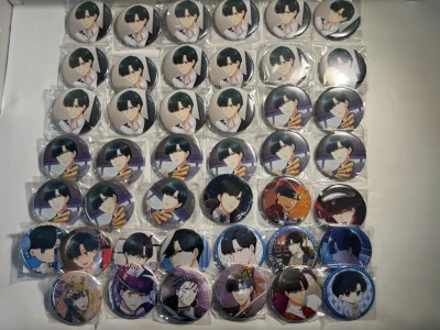 第二次成功的切煤分享，满满一大箱了！
没想到能切到自己初中时期玩的音游喜欢角色的谷子，而且超级好价我哭TT，运输很快速，打包也很好，吧唧纸片运回来也没有压坏或者破损。
图后可见真的装了两个盒子还没装完了哈哈，东西太多所以就拿出来平铺一部分啦，很喜欢