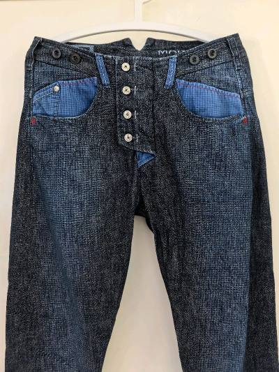 RRL的衬衫竞拍的，运气不错，到手面料很扎实，不像新款那么轻薄，很喜欢。MFG三条长裤各有特色，其中两条同款不同面料和配色，都很喜欢。