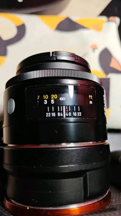 两个镜头非常好，一个很新，另一个外观虽有瑕疵，但是镜片非常好，只有一点点划痕，估计是海关或者原卖家包装导致，确实可惜，价格非常不错，加上优惠券，好便宜。