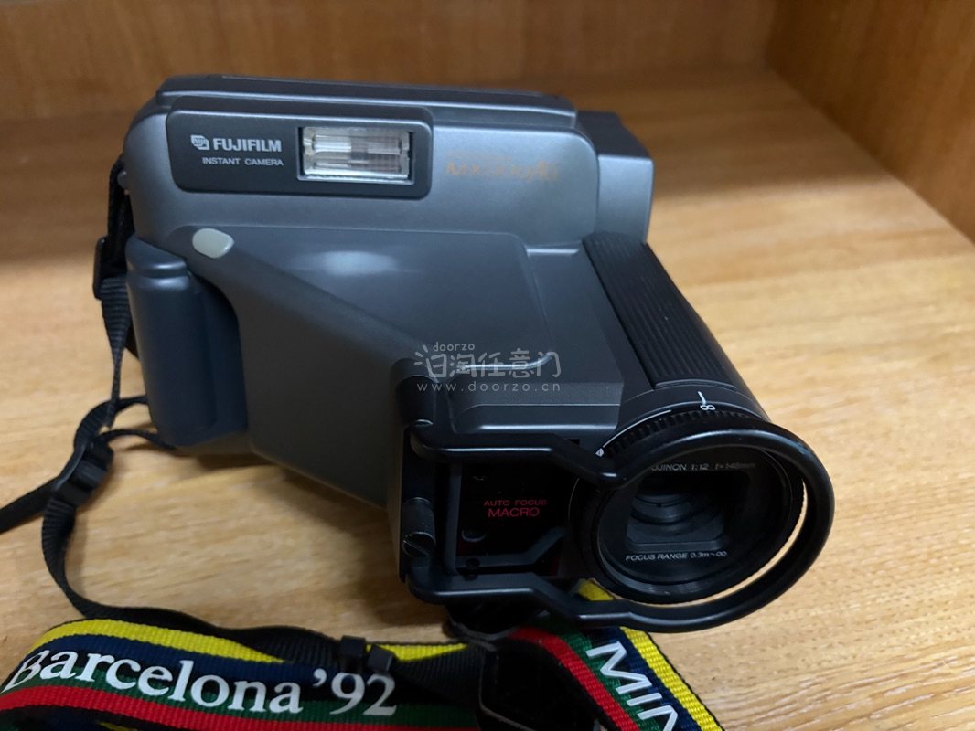 终于在挖煤姬蹲到心心念念的富士MX900，全程体验超顺畅！自动翻译很方便，下单响应快，入库合箱效率高。包裹裹得严严实实，相机无划痕、功能正常，成色和卖家描述一致。复古胶片感直出太绝，价格比国内划算太多，海淘CCD首选挖煤姬，已安利朋友！