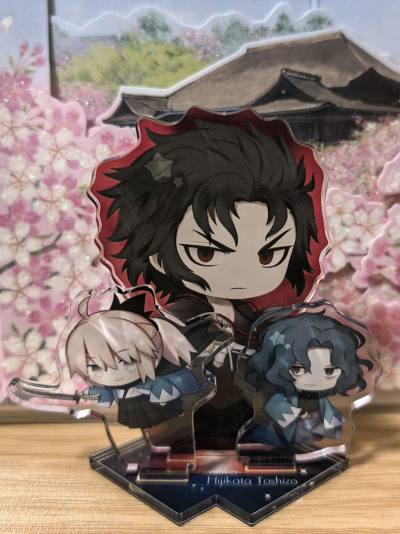 在亚马逊上切了几个喜欢的漂流瓶立牌。因为急着想要就单独一批运回来了，很可爱。你的家长 is watching you。