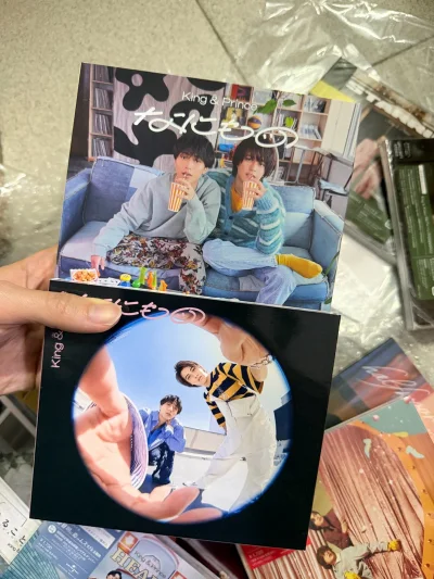 第一次用这个挖煤姬买日本的cd，用起来还是很不错 客服态度也很好，不懂的都会帮忙。而且几乎每周都有优惠券，下单的速度快～终于买到很多以前爱豆的周边 cd等等了。物流速度也是很给力快速，收到货完好无损！