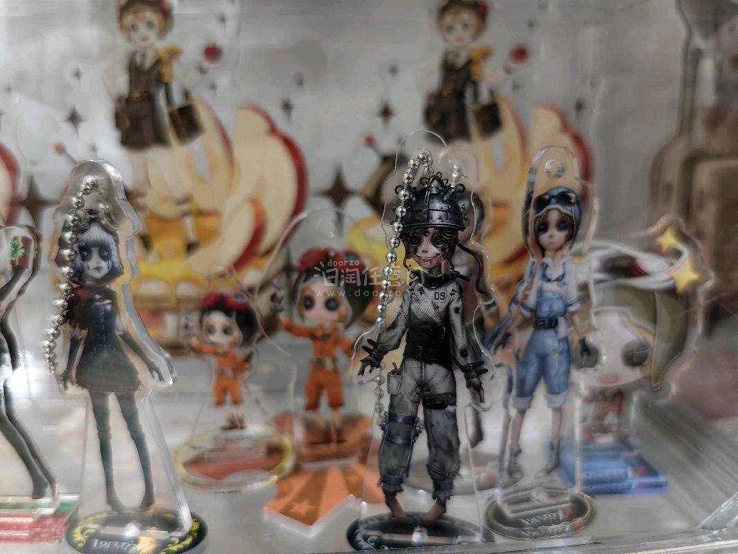 买到了想要的诡笑症立牌