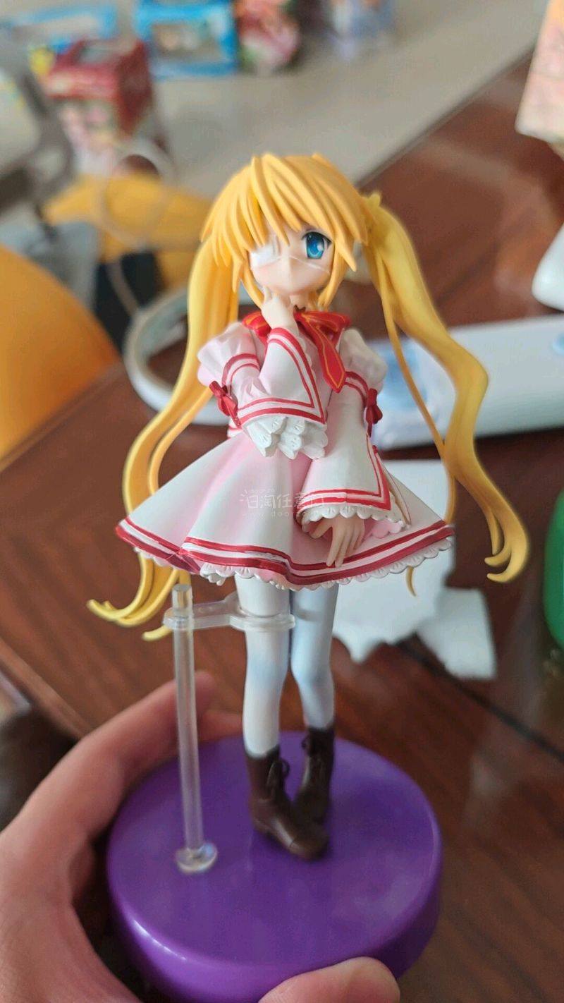 谁懂啊！在挖煤姬挖到了这款Key社《Rewrite》中津静流的校服景品手办，简直是情怀党狂喜?
 
- 角色还原度拉满：标志性的金色双马尾、单只眼罩，还有粉白相间的风纪委员制服，红边蕾丝和蝴蝶结细节都完美复刻，一眼就能认出是那个沉默又温柔的学妹静流。
- 做工质感在...谁懂啊！在挖煤姬挖到了这款Key社《Rewrite》中津静流的校服景品手办，简直是情怀党狂喜?
 
- 角色还原度拉满：标志性的金色双马尾、单只眼罩，还有粉白相间的风纪委员制服，红边蕾丝和蝴蝶结细节都完美复刻，一眼就能认出是那个沉默又温柔