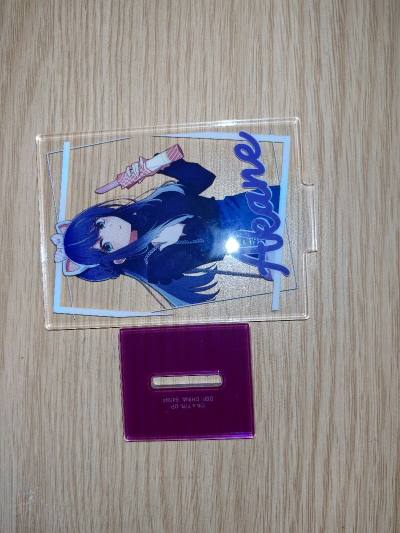 物流很顺畅，立牌的陪伴感很强，一抬头就能看到她们立在那里，感觉心情都变好了。不管是全身立牌还是半身立牌各有各的可爱。