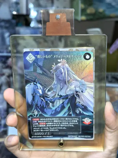 fgo的游戏卡一些N卡在国内还算好买，但有些普卡就没那么好买了。收到这些卡放在谷美里看真的很愉快，卡的背景工艺有些配合得很好很有意思