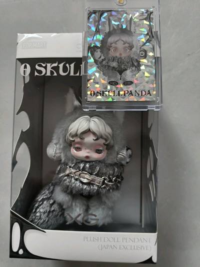 真的很好看，卖家人也超级好，非常爽快的给我打了九折，第一次煤切很满意。
不亏是快闪版本的xg娃娃，没有打理过都耳朵对称、手脚也对称，妆容也非常美，胖乎乎的一只好漂亮。
