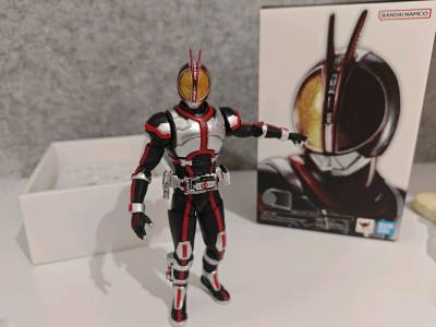 617的全新faiz和384的小马哥，也就少个加速表，运费平均一个不超过50，物流速度也还行一周就到了。一起来守护梦想吧