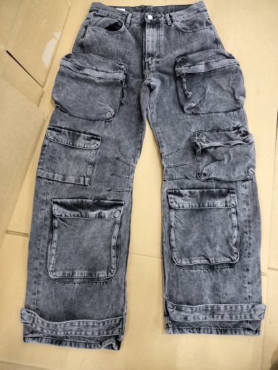 商品质量非常好，和描述完全一致，做工精细，用料扎实，手感很好。发货速度快，包装严实没有破损，物流也很给力，到货及时。性价比很高，使用效果满意，值得购买，下次还会再来回购，推荐大家入手。